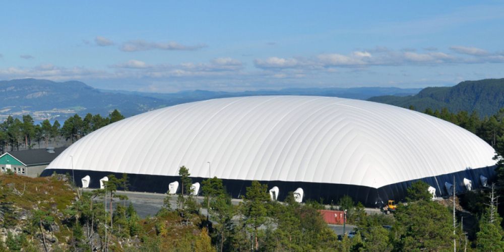 What is the difference between membrane building and membrane structure building?