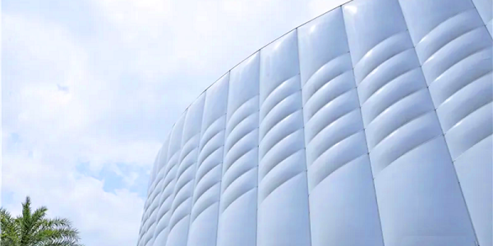 What are the technical features of the automated welding production line for membrane structure buildings