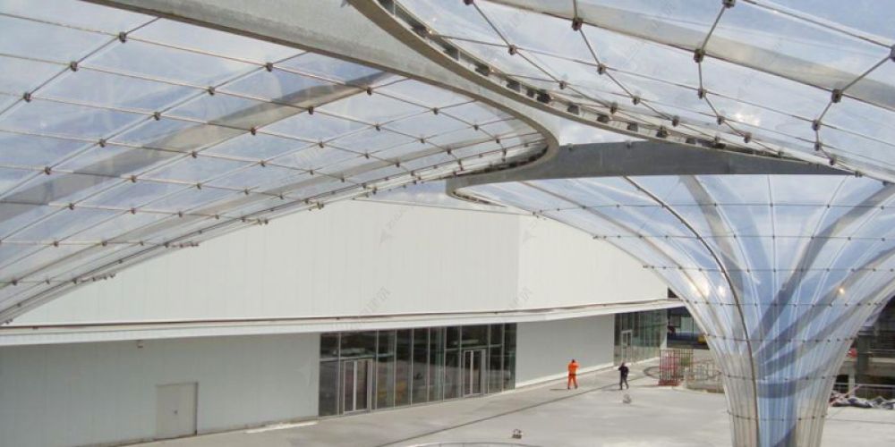 Which large-scale heat sealing machines are used in membrane structure buildings