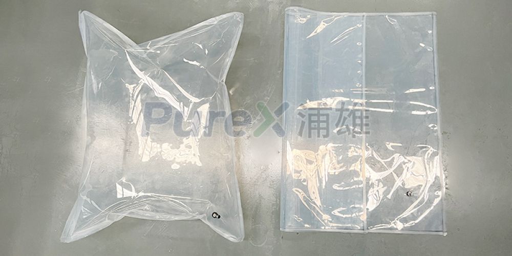 How is ETFE membrane material heated to synthesize gas pillows