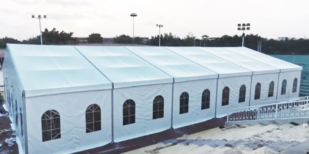 High-frequency heat sealing machine for tent fabric