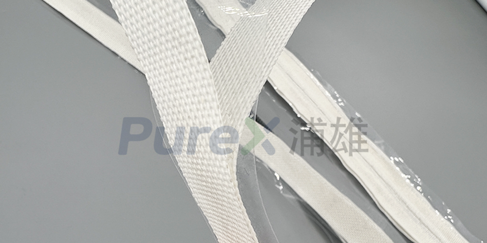 The PFA welding layer in the windproof door curtain achieves seamless heat sealing of the material